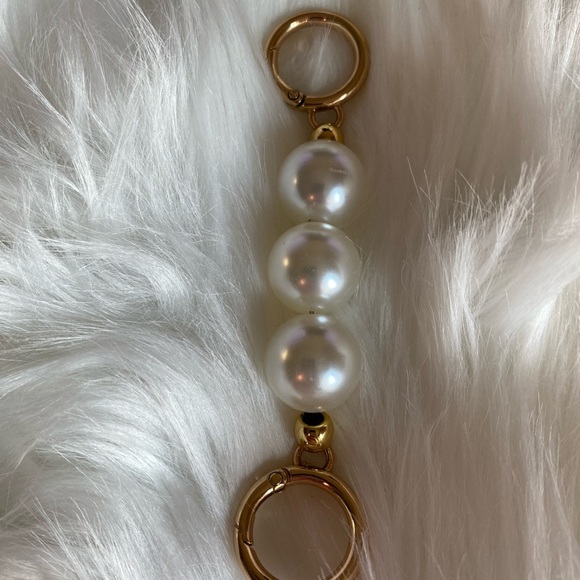 Elegant Gold and Pearl Keychain Bag Chain Extender - Picture 2 of 2